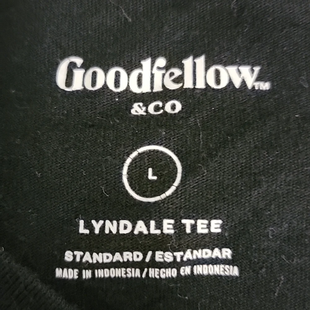 𝅺GOODFELLOWS Co T-shirts Size Large Bundle of 2